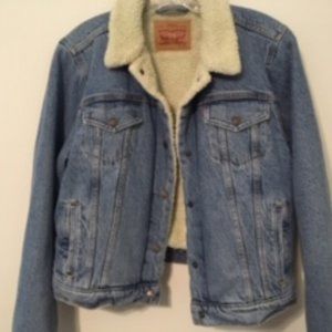 Ladies Levis Fleece Lined  Denim Jacket